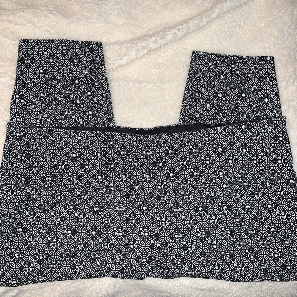 Plus size 26/28 avenue capri pants